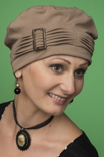 Baret z bambusoveho vlákna a ozdobou carolin. – Obrázok 8